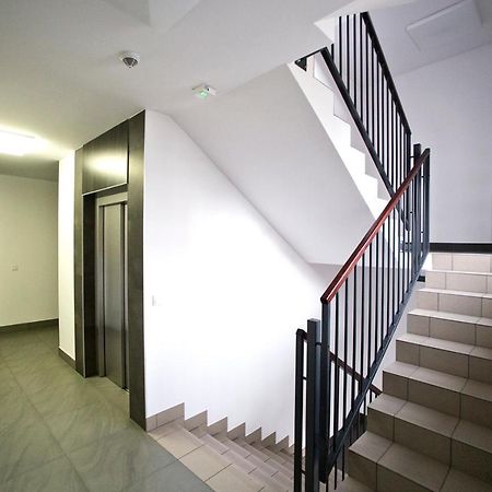 Airport Okecie Klobucka P&O Serviced Apartments Varsó Kültér fotó