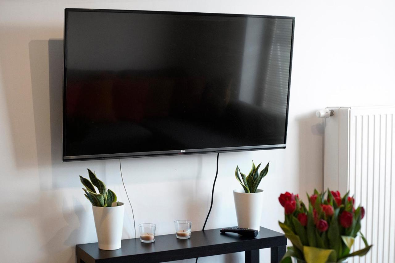 Airport Okecie Klobucka P&O Serviced Apartments Varsó Kültér fotó